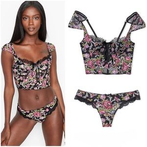 VS Dream Angels Unlined Bra Top & Keyhole Thong